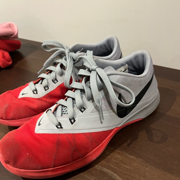 MENS RUNNING SHOE - Picture 4 of 8